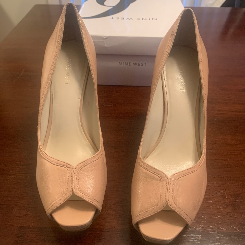 Nine West heels - size 1/2